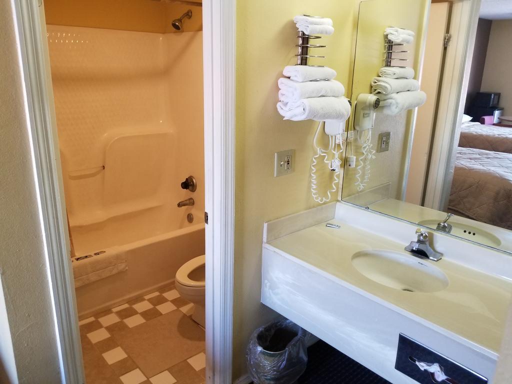 Americas Best Inn - Savannah I-95 Georgetown ภายนอก รูปภาพ